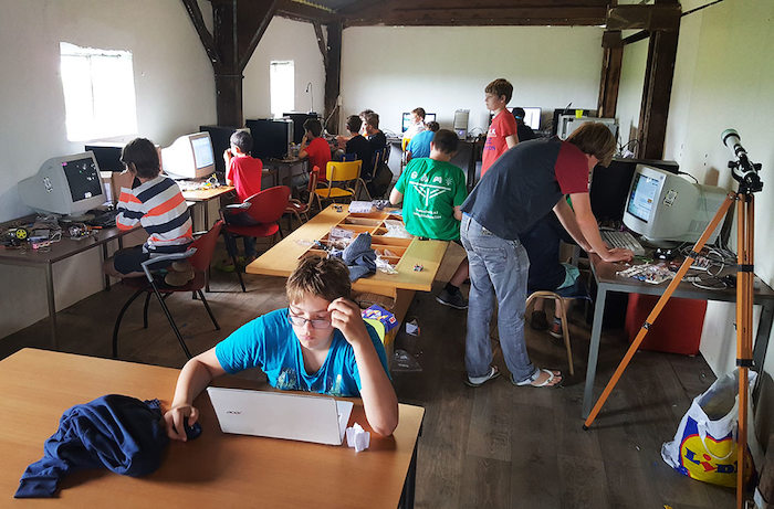 De techruimte van het techkamp in Drenthe.