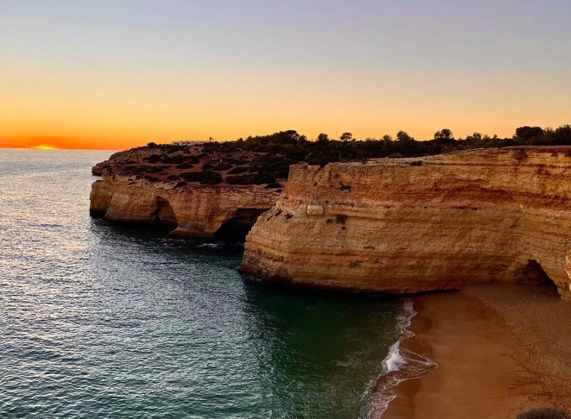 Rotswanden uitzicht op een groepsreis Portugal