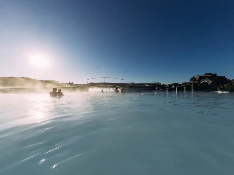 De Blue Lagoon bezoeken op een groepsreis Ijsland