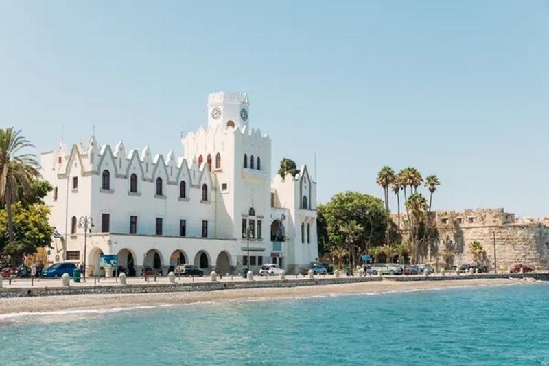 een mooi gebouw tijdens een jongerenvakantie Griekenland