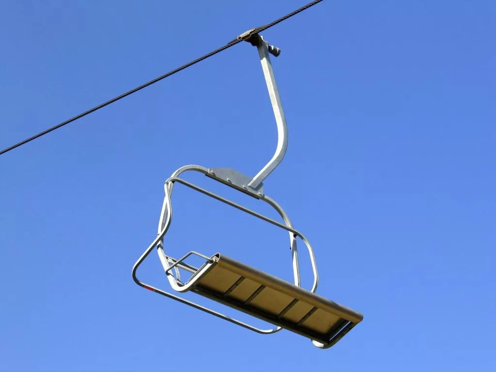 Ski lift op jongerenreis ski