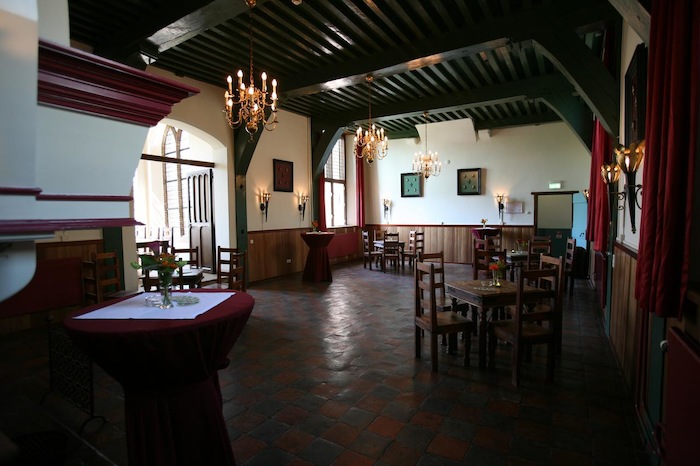 De eetzaal van de accommodatie op het engels zomerkamp Amsterdam in de zomer.