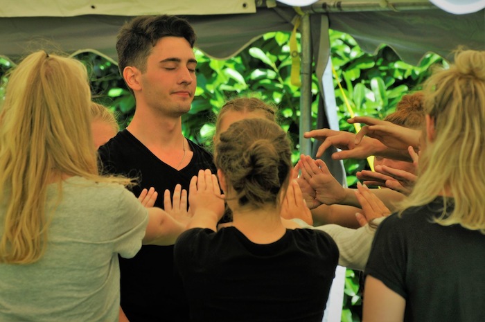 Musical workshops voor jongeren tijdens het musicalkamp in Noord-Brabant in de zomer.
