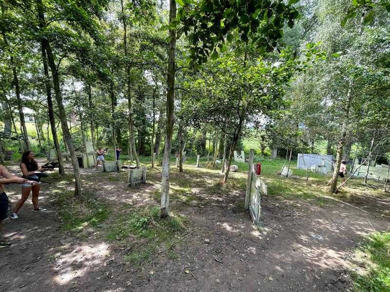 foto van paintballveld op avonturenkamp ronse
