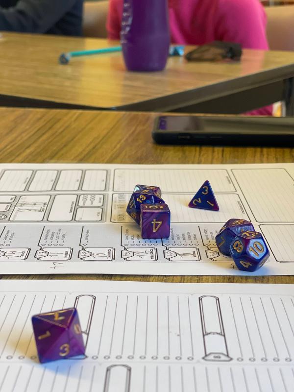 speciale dobbelstenen strategie op dungeons and dragons zomerkamp waregem
