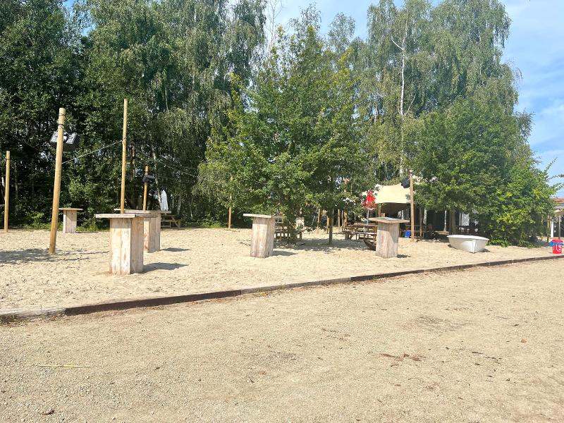 foto van kamplocatie buiten op watersportkamp waregem