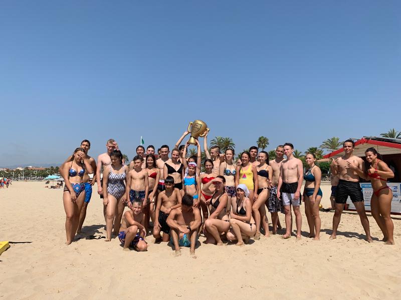 Een groep vrienden tijdens de taalvakantie Spaans