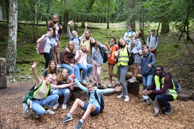 juichen in een groepsfoto van taalkamp frans luxemburg