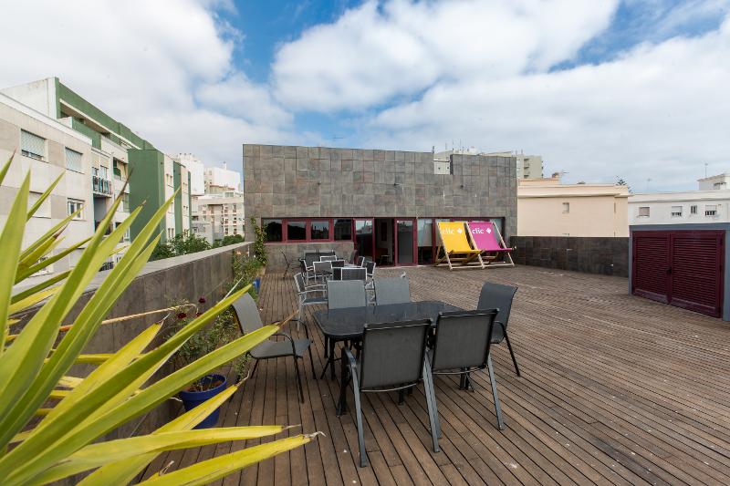 Een dakterras in een stad tijdens een taalreis spaans