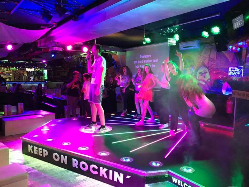 Karaoke avond tijdens natuurkamp