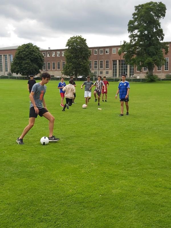 Voetbal velden tijdens natuurkamp