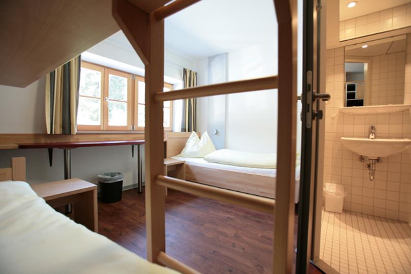 Twee persoonsslaapkamer tijdens natuurkamp