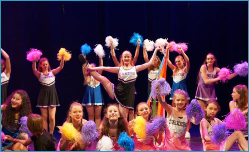 Cheerleaders tijdens musicalkamp
