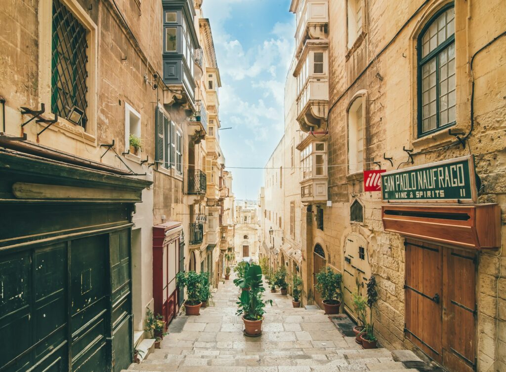 Malta is een goede bestemming als je op zoek bent naar een warm land voor je taalreis in Europa.