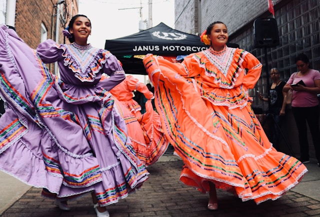 Spaans leren in Spanje, dansende vrouwen