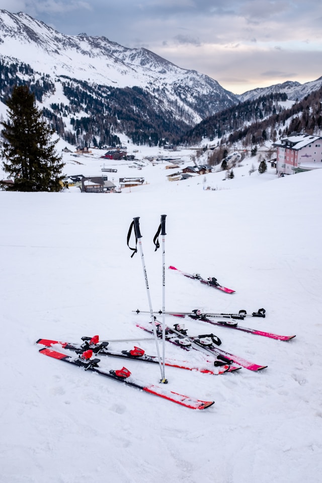 er is vaak mooi uitzicht tijdens een wintersportvakantie