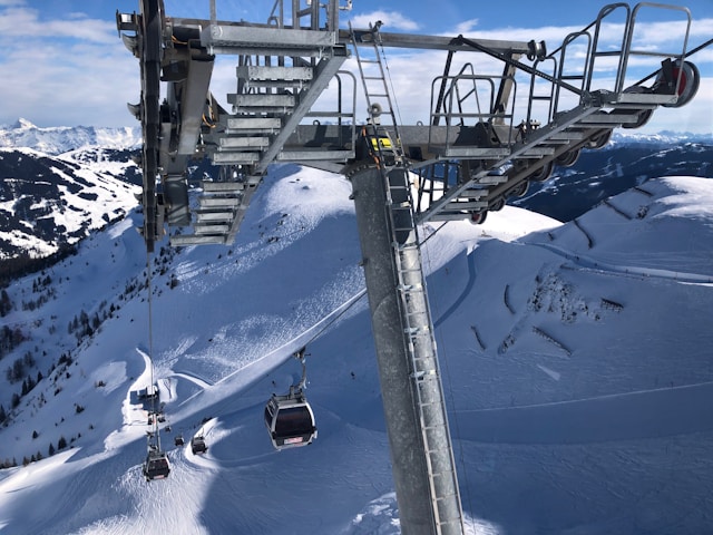 een skilift tijdens de wintersport in Italië!