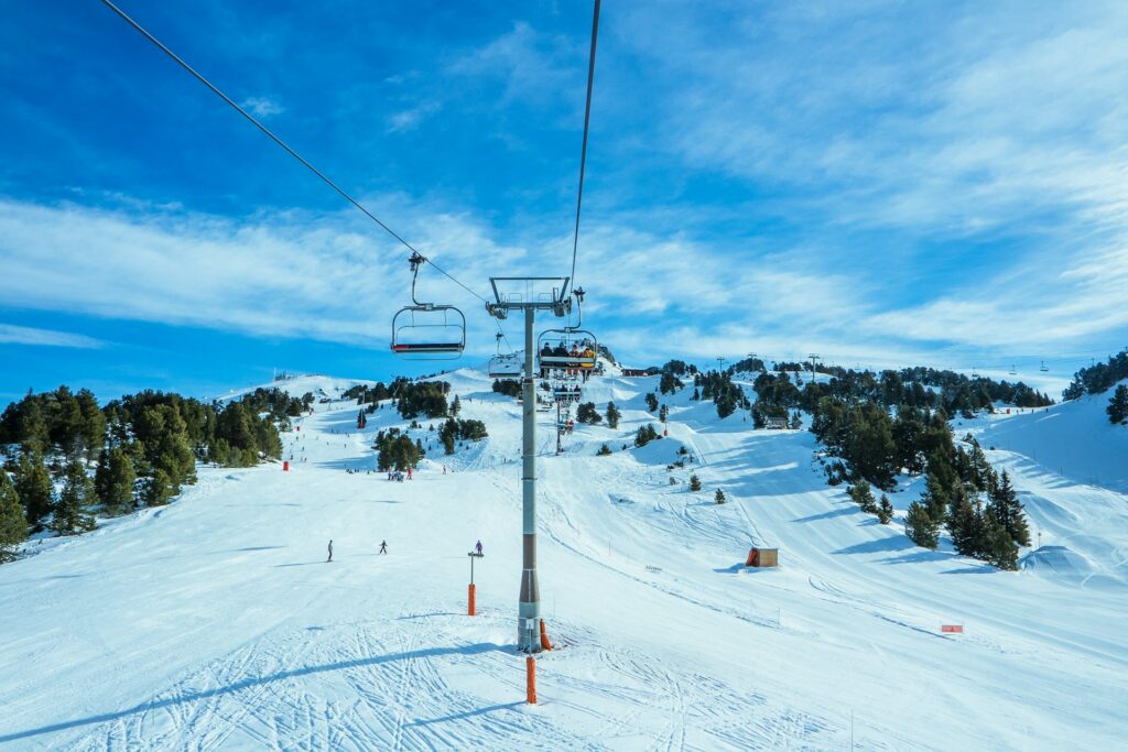 Skigebied tijdens een wintersportvakantie voor beginners