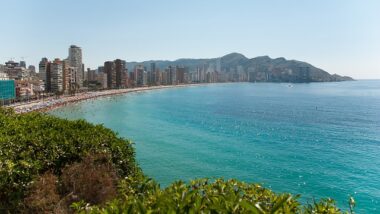 Strand in Spanje tijdens Spaans leren taalreis